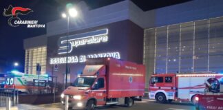 Spray al peperoncino al supermercato, due donne finiscono al Poma