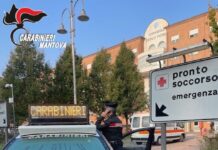 Dalla lite all’aggressione, morso all’orecchio e auto danneggiata, un arresto