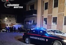 Incendio in un condominio: 3 in ospedale, evacuati 16 appartamenti