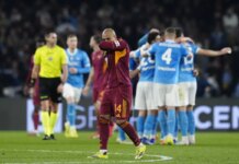 Alla Roma non basta Malen, il Napoli non molla e al Maradona finisce 2-2