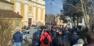 Folla e commozione a Governolo per l’ultimo saluto a Lorenzo Ghisi