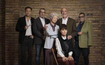 “Pazza”, il teatro come processo alla verità: mercoledì 11 febbraio al Sociale lo spettacolo con Gravina e Rignanese