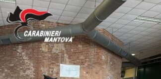 Carenze igieniche, irregolarità e un lavoratore in nero: un bazar etnico a Ostiglia chiuso da Carabinieri e Ats Val Padana