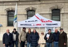Grande partecipazione ai gazebo della Lega sparsi per la provincia: “Io sto col poliziotto”