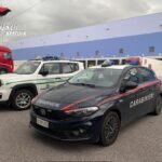 Operaio perde il dito nella pressa idraulica