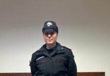 “Papà sta picchiando la mamma con dei tubi”. Bimbo di 9 anni chiama i carabinieri e fa arrestare il padre