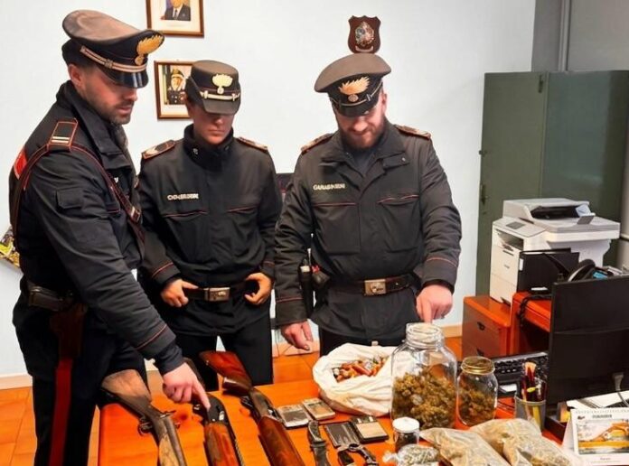 16032026 - Castel d'Ario - I Carabinieri arrestano 30enne per maltrattamenti, stupefacenti, armi e maltrattamenti