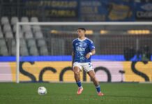 Il Como ribalta la Roma, vince 2-1 e vola da solo al quarto posto