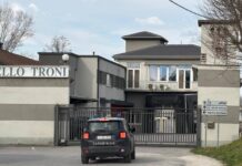 Il macello Troni: nessuno ha aggredito la troupe di Report. Intanto i carabinieri avrebbero identificato chi ha danneggiato la telecamera