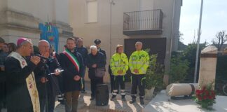 Il vescovo inaugura a Canneto il monumento in memoria delle vittime del Covid