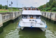 “Naufragio” nella conca di Valdaro. Motonave bloccata per un guasto tecnico