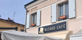 Stradella, balordo lancia due portaceneri contro la vetrata di un bar. Residente esasperati