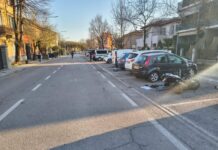 Scontro tra auto e scooter in viale Pompilio, 27enne finisce al Poma