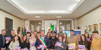 I 18enni in municipio a Sabbioneta. “Avete grandi opportunità, sta a voi coglierle”