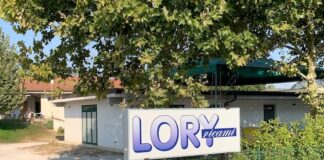 Lory Ricami, dai mezzi pesanti ai bebè: personalizzazioni grazie ad ago e filo