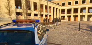 Controlli della Polizia in città: fuggi-fuggi dei “soliti” davanti all’Esselunga