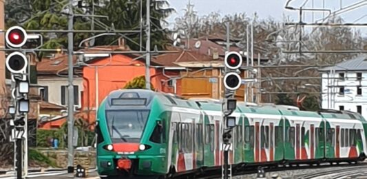 Domani il transito del primo convoglio elettrico sulla linea Suzzara-Parma