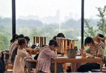 Cina, il tasso di lettura in aumento grazie alla crescita del formato digitale