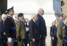 25 Aprile, Mattarella depone una corona di alloro all’altare della Patria
