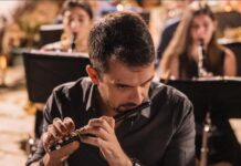 Folla commossa per l’ultimo saluto al prof di musica