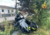 Tragedia sfiorata a Medole. Auto in fiamme nel fosso: salvi madre e figlio di due anni