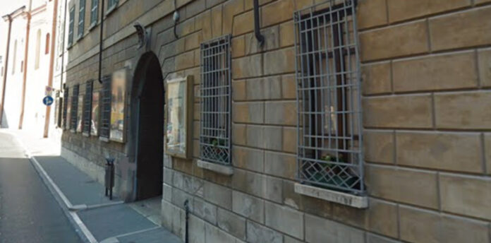 Asola, ingresso Teatro San Carlo di via Libertà 3_2835012