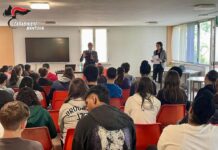 Lezione di legalità; i carabinieri incontrano gli studenti: