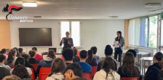 Lezione di legalità; i carabinieri incontrano gli studenti: