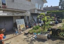 Rifiuti pericolosi in cortile: area sequestrata, 53enne denunciato