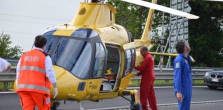 Cade in moto lungo la rampa dell’A22: gravissimo 46enne