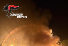 Fienile a fuoco a Gonzaga, indagini in corso