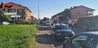 Castelbelforte, scontro tra mezzo della nettezza urbana e auto