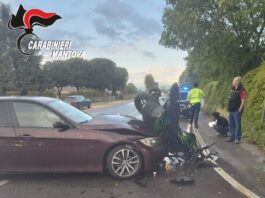 Scontro tra auto e moto in via Mazzini: 34enne trasportato a Brescia