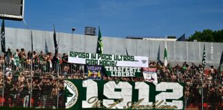 L’omaggio a Macia dalla Curva Te e anche dagli ultras dell’Avellino