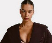 NIKE X SKIMS: QUANDO IL CORPO DIVENTA IL VERO CENTRO DELLA MODA CONTEMPORANEA