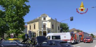 Ostiglia. Scontro violento all’incrocio: paura per due bambini di tre anni