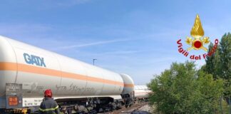 Quattro cisterne da svuotare, possibile blocco dell’A22. La decisione slitta a domani