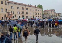 Ultimo saluto ad Alex Zanardi, in migliaia ai funerali di Padova
