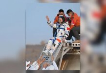 Atterrata in Cina la capsula di rientro della stazione spaziale Shenzhou-22