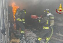 Rogo all’hu Alto Mincio Village: fiamme nei container adibiti a deposito