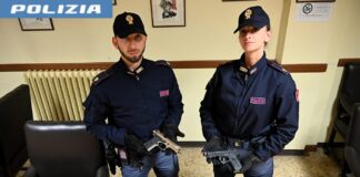Follia davanti al Fermi: 20enne minaccia uno studente prima con il crick e poi con una pistola a salve modificata