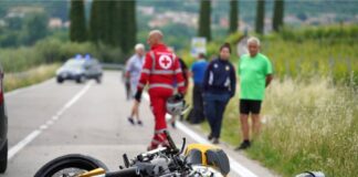 Schianto in moto, muore nel giorno del suo 23esimo compleanno