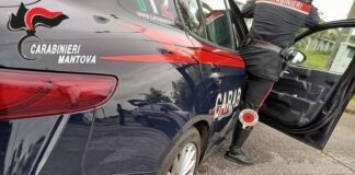 Un15enne dà in escandescenze in comunità di Borgo Virgilio e scaglia un tubo contro i carabinieri: denunciato
