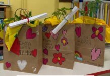 Festa della mamma con le piantine di Coldiretti Mantova coltivate dai bambini