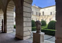 A Palazzo Ducale nuovo allestimento dell’Alcova, con strappi del ciclo di Pisanello