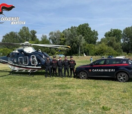 Maxi controlli dei Carabinieri nel Suzzarese: denunce, patenti ritirate e sorveglianza dall’alto