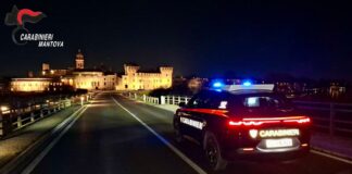 Braccialetto abbandonato in auto e allarme attivo: individuato e arrestato