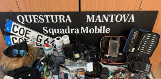 Arrestati due cittadini dell’Est Europa: sequestrati jammer, documenti falsi e strumenti per furti su auto e abitazioni