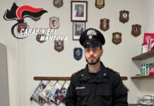Dimentica la droga sul muretto e aggredisce i militari: nei guai un 36enne di Medole