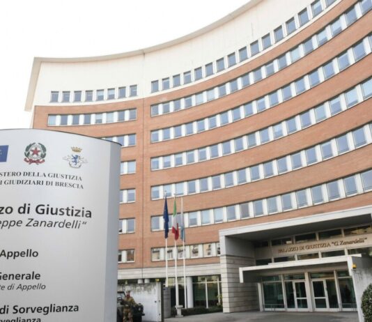 Violenza sessuale di gruppo su una minorenne, sentenza ribaltata in appello. Cinque anni e 4 mesi per tre imputati